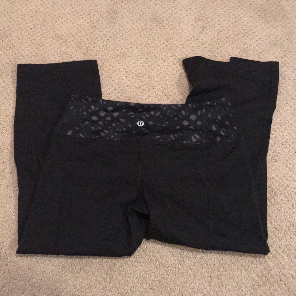 Lululemon Size 4 Cropped Leggings